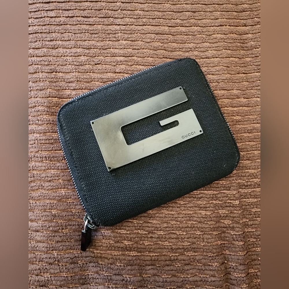GUCCI G logo Compact Zippy Wallet - Picture 11 of 16